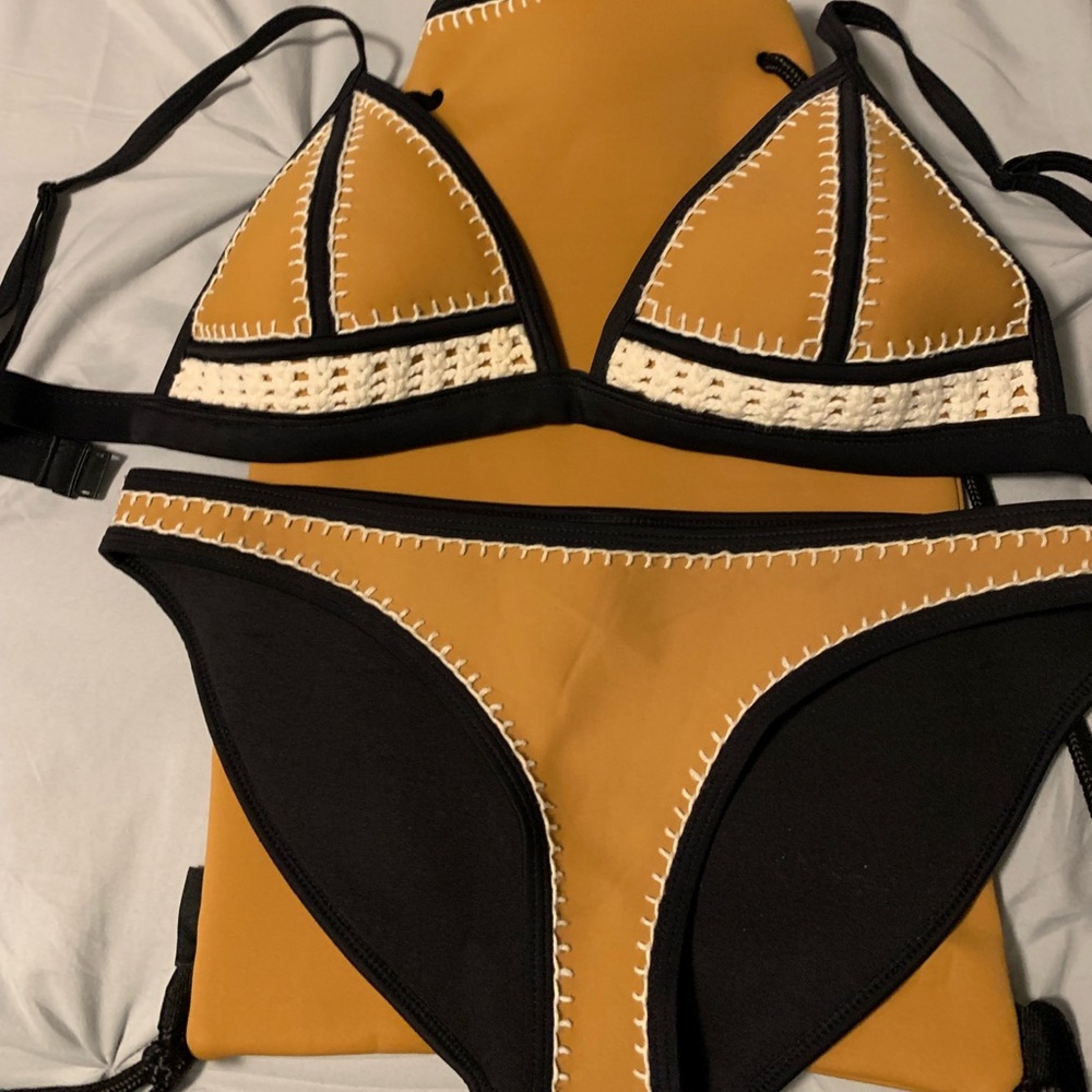 Triangl Bikini Set - image 1